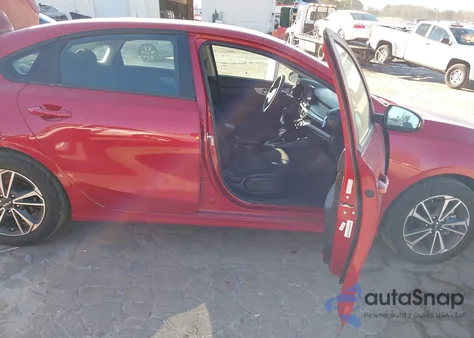 2024 Kia Forte Lxs z USA, uszkodzony, nr VIN 3KPF24AD5RE704535